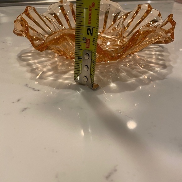 Pink depression glass ruffled edge bowl Indiana Glass Co. Pioneer Pattern - Picture 6 of 6